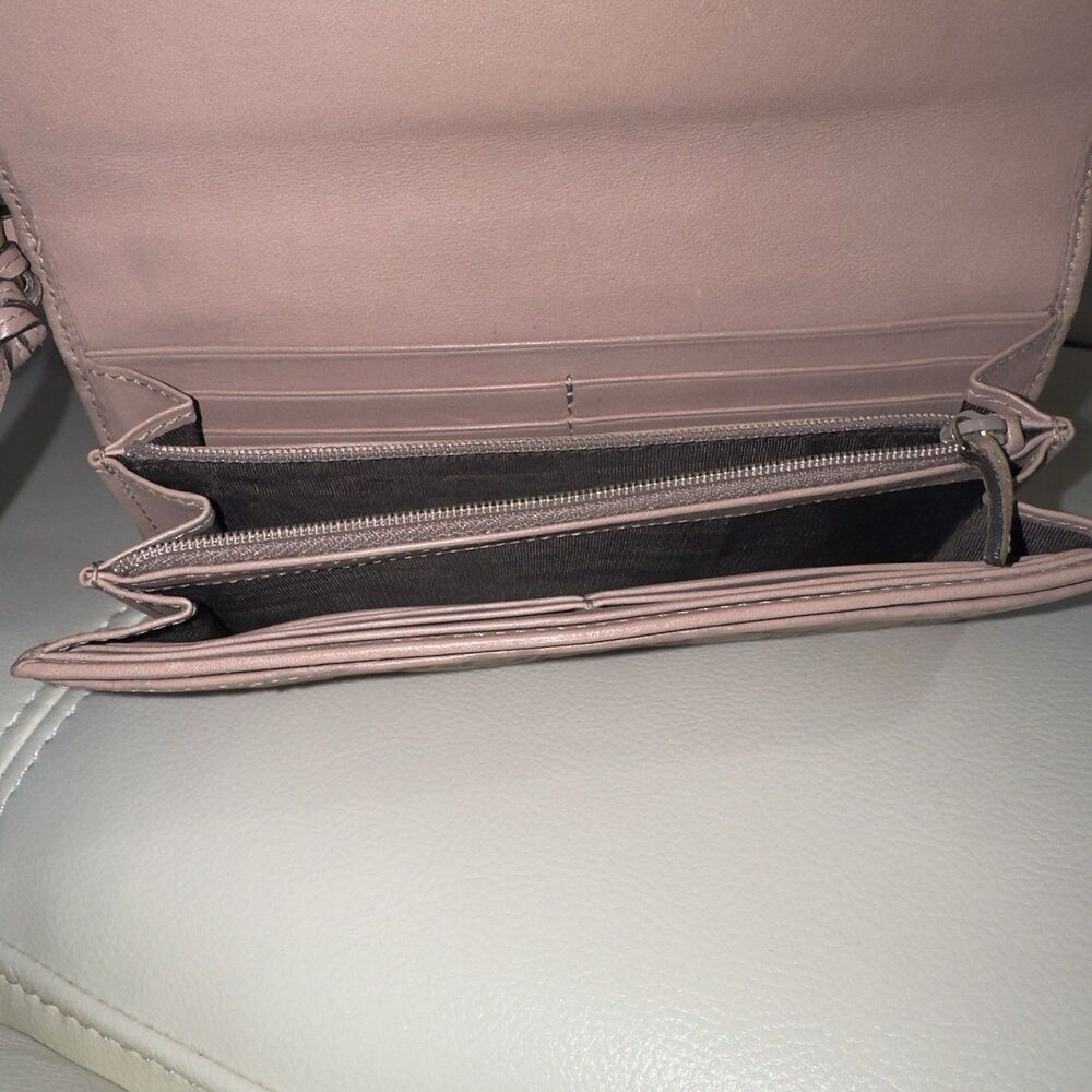 Gucci Pink Zip-Around Logo Women's Wallet with Zipper Accents - Picture 2 of 4